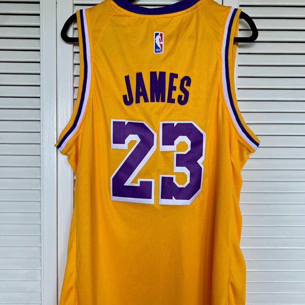 NWT Lebron James Los Angeles Lakers Icon Swingman Jersey #23 size XL